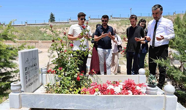 Kimsesizler mezarlığına defnedilmişti, vatandaşlar Arefe günü yalnız bırakmadı