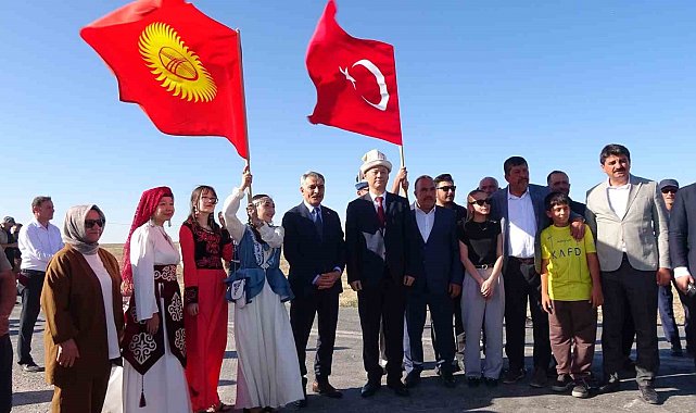 Kırgız şenliğinde Kırgız gelenekleri sergilendi