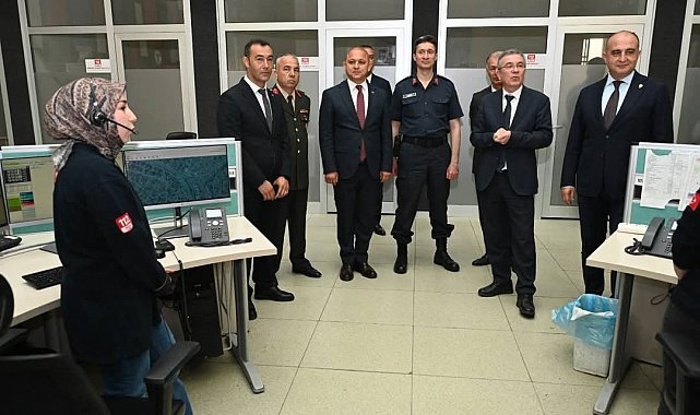 Kırıkkale il protokolü, görevi başında bulunan personelin bayramını kutladı