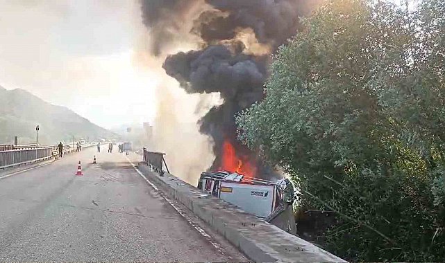 Kırıkkale'de köprüden düşen tır, 9 saat sonra alev aldı
