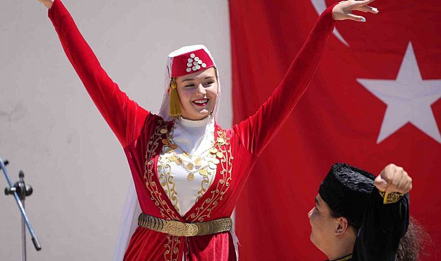 Kırım Tatarları, geleneksel Tepreş Şenliği'nde buluştu