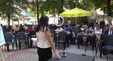 Kırklareli'nde 'Bilim Kafe' buluşmalarında, şekerin vücuda etkileri konuşuldu