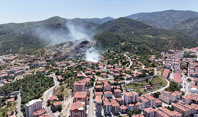 Kızılcahamam'da apartman çatısı yangını