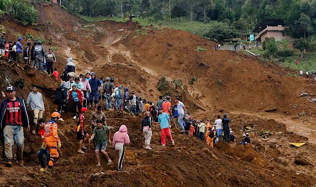 Kolombiya'da toprak kayması: 10 ölü, 15 yaralı