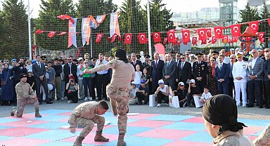 Komandoların gösterisiyle jandarma 186. yılını kutladı