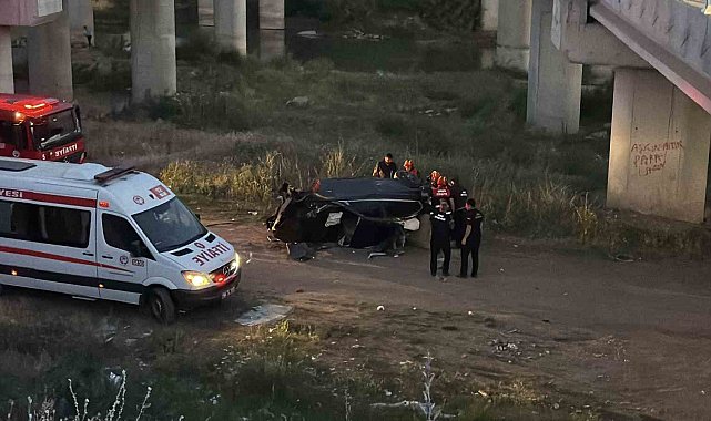 Kontrolden çıkan otomobil Kızılırmak'a uçtu: 2 kişi yaralandı