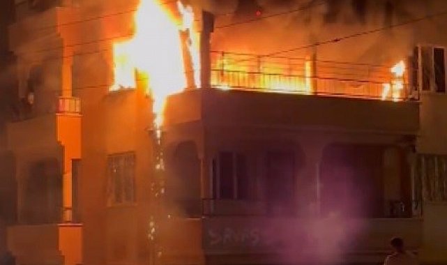 Korku dolu anlar, apartman dairesi alevlere teslim oldu