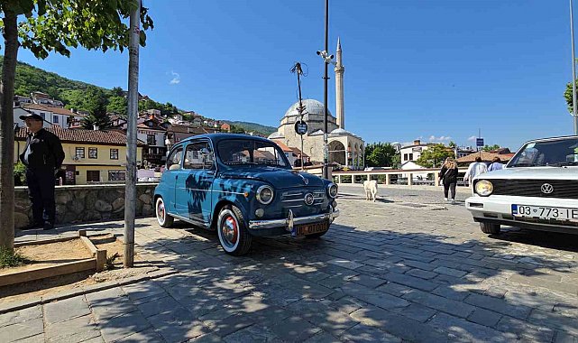 Kosova'da klasik otomobil festivaline büyük ilgi