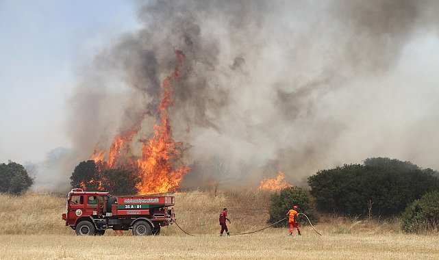 Kula'da makilik alanda çıkan yangında soğutma çalışmaları sürüyor