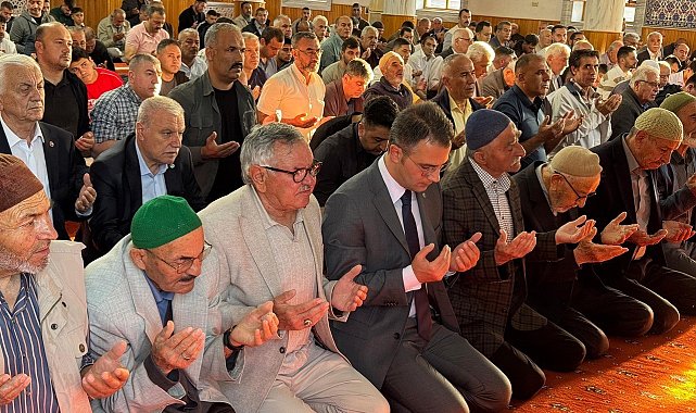 Kulu'da bayram namazında camiler doldu