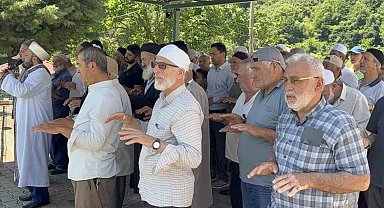 Kuraklığa çare arayan köylülerden yağmur duası