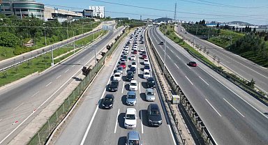 Kurban Bayramı dönüşünde kilometrelerce trafik kuyruğu oluştu