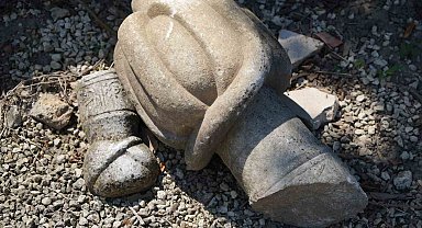 Kurban Bayramı öncesi tarihi kabristanlarda ihmaller pes dedirtti: İnsan ve hayvan kemikleri ortaya saçılmış durumda