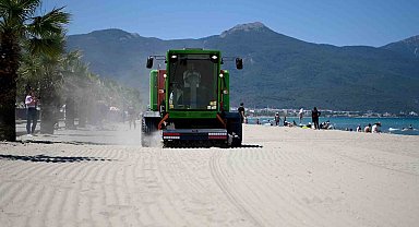 Kuşadası plajlarına son model kum temizleme aracı