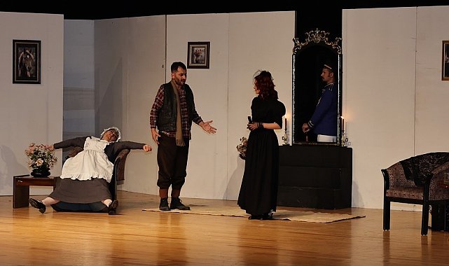 Kütahya'da "Anton Çehov Gecesi" tiyatroseverlerden ilgi