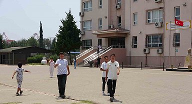 LGS'de oturumlar tamamlandı, babalar çifte heyecan yaşadı