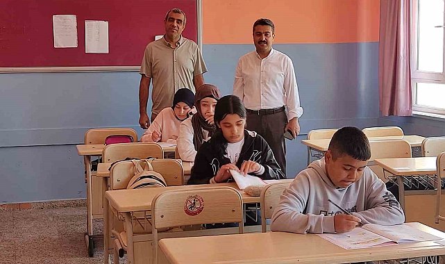 LGS'ye girecek öğrenciler sınav provası yaptı