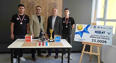 Lise öğrenciler tasarladıkları endüstriyel kol ile uluslararası yarışmada birinci oldu