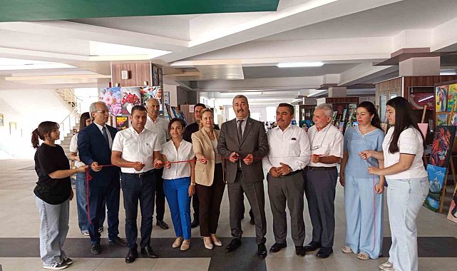 Liseli genç yeteneklerin eserleri göz doldurdu