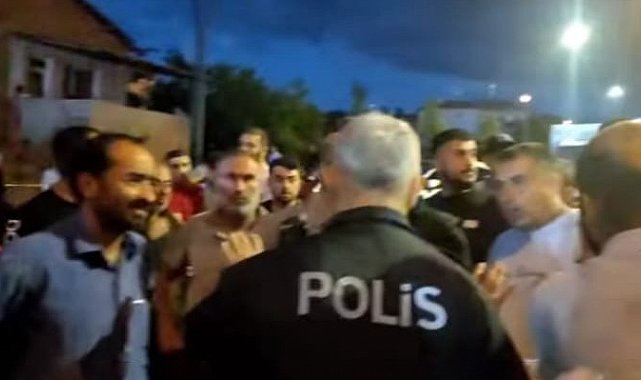 Malatya'da kaza sonrası vatandaşlar yolu ulaşıma kapattı