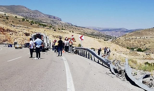 Malatya'da otomobil bariyerlere çarparak takla attı: 1 ölü, 2 yaralı