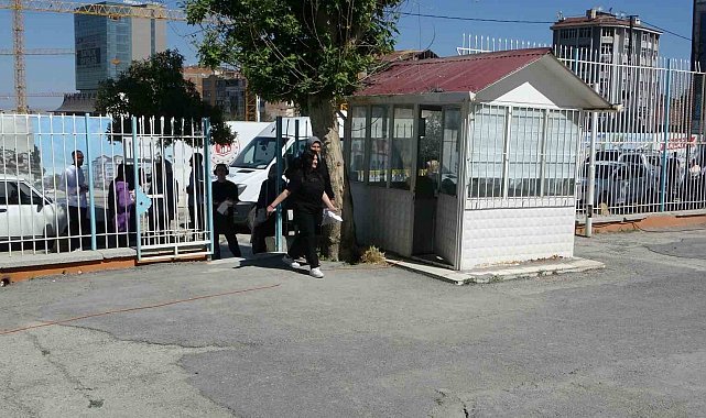 Malatya'da TYT heyecanı: Veliler dışarda, öğrenciler içeride ter döktü