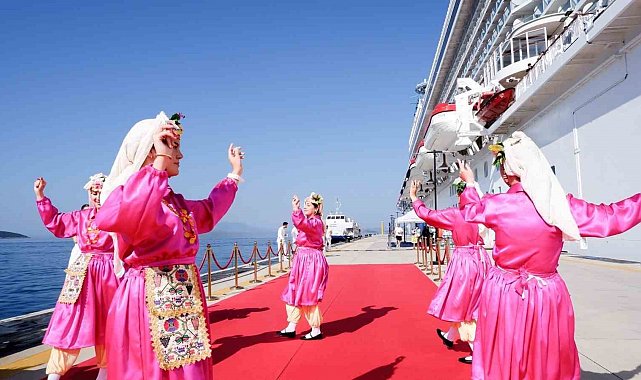 Malta bayraklı kruvaziyer Bodrum'a ilk seferini yaptı