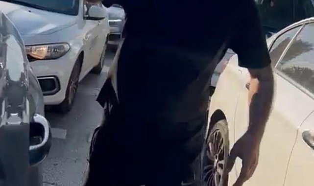 Maltepe'de trafikte dehşet: Kadın sürücü, 2 çocuğunun yanında saldırıya uğradı