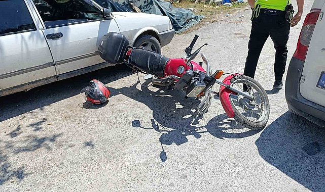 Manavgat'ta motosiklet hafif ticari araca çarptı: 1 yaralı