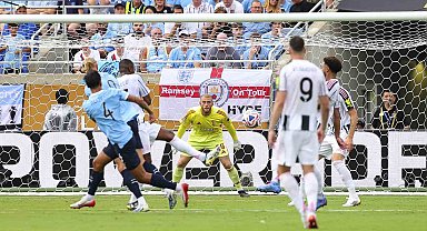 Manchester City, Juventus'u 5-2 yendi ve lider olarak gruptan çıktı