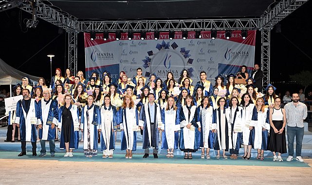 Manisa Celal Bayar Üniversitesi 824 mühendis mezun etti