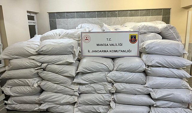 Manisa'da 7 bin 900 kilo kıyılmış tütün ele geçirildi