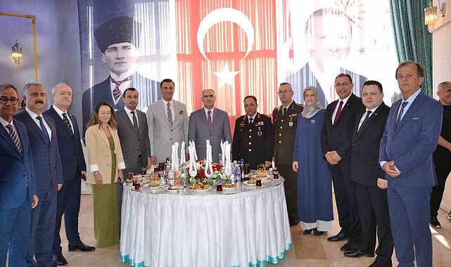 Manisa'da resmi bayramlaşma töreni yapıldı