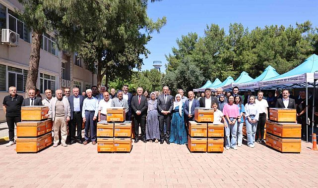 Mardin'de 800 üreticiye 4 bin arılı kovan dağıtıldı