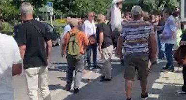 Marmaray'da çıkan 'yol tarifi' kavgasında yumruklar havada uçuştu