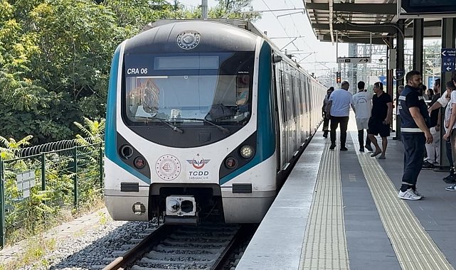 Marmaray'da raylara atlayan kişi intihar etti
