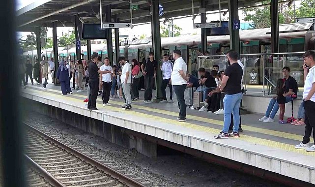 Marmaray'da teknik arıza: Yolcular aktarma yaparak seyahat etti