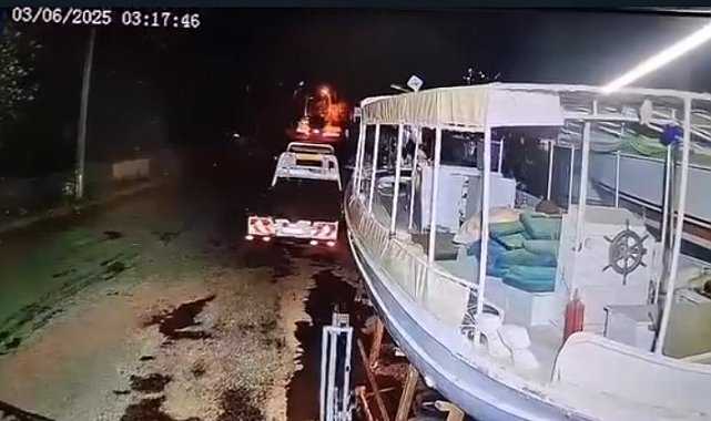 Marmaris açıklarındaki 5.8'lik deprem güvenlik kameralarına böyle yansıdı