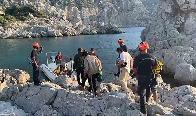 Marmaris'te 15 düzensiz göçmen ve bir göçmen kaçakçısı yakalandı