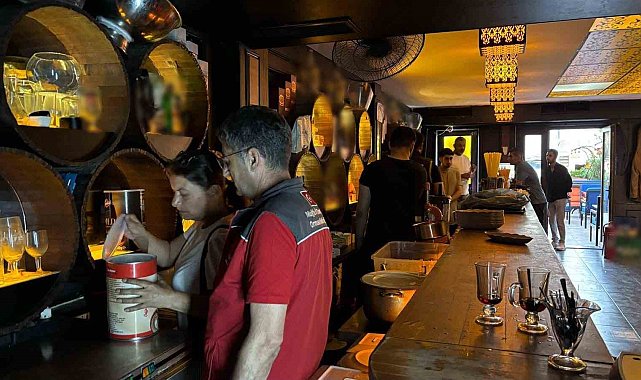 Marmaris'te gıda denetimleri gece saatlerinde de sürüyor