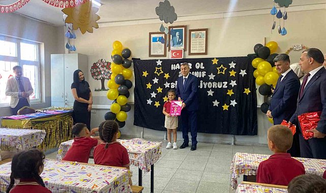 Mersin'de 403 bin öğrenci karne sevinci yaşadı