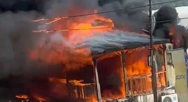 Mersin'de çıkan yangınları itfaiye ekipleri söndürdü