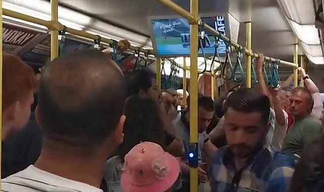 Metroda yer verme tartışması çıktı, ortalık karıştı...
