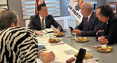 Milletvekili Hatipoğlu, 'Halk Günü'nde vatandaşların talebini dinledi