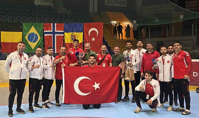 Milli boksörler, Çekya'da 3 madalya kazandı