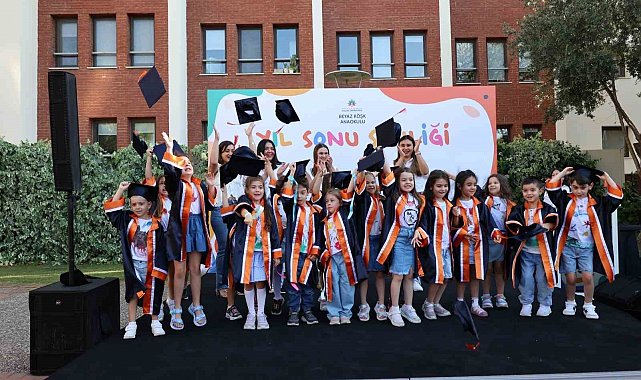 Minik Ekonomililer'in 'mezuniyet' heyecanı