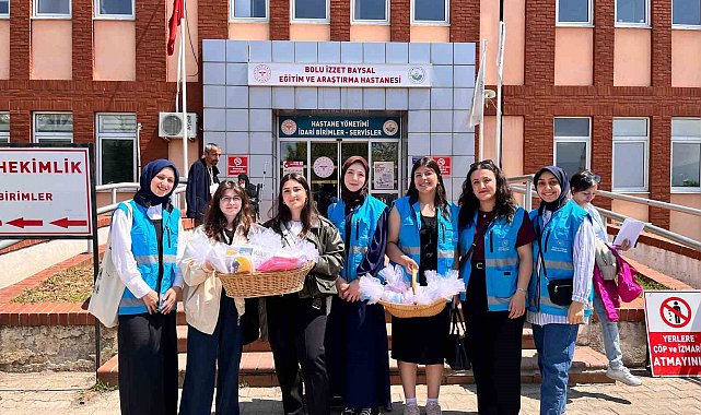 Minik hastalara moral oldular