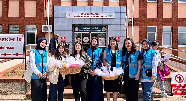 Minik hastalara moral oldular