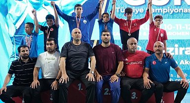 Minikler Güreş Şampiyonası'nda Kartepe'den 5 sporcu dereceye girdi