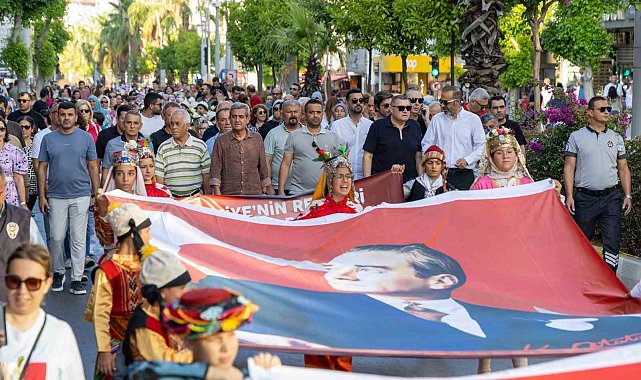 Minikler Türkiye Halk Oyunları Şampiyonası Manavgat'ta başladı